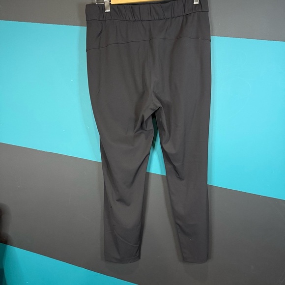 Lululemon Athletica Classic Black Jogger Pants On the Fly size 8 - Picture 4 of 14